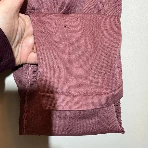 Athleta Laser cut perforated leggings - Picture 3 of 7